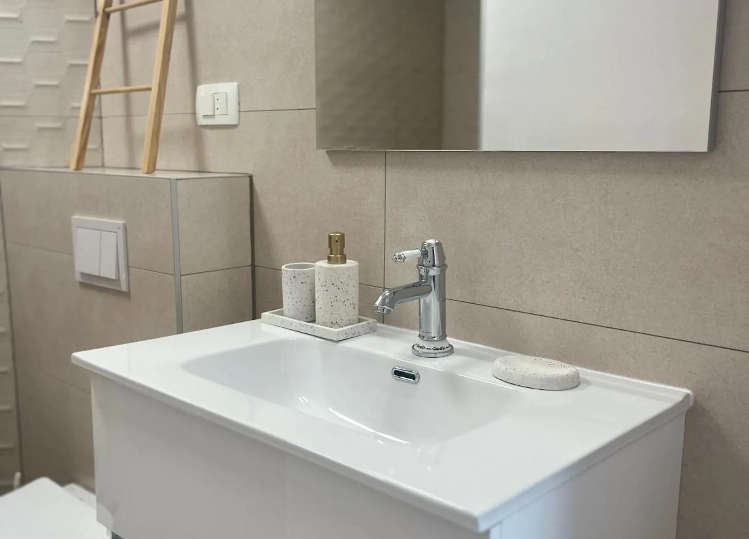Pupi Studio Apartment Trogir