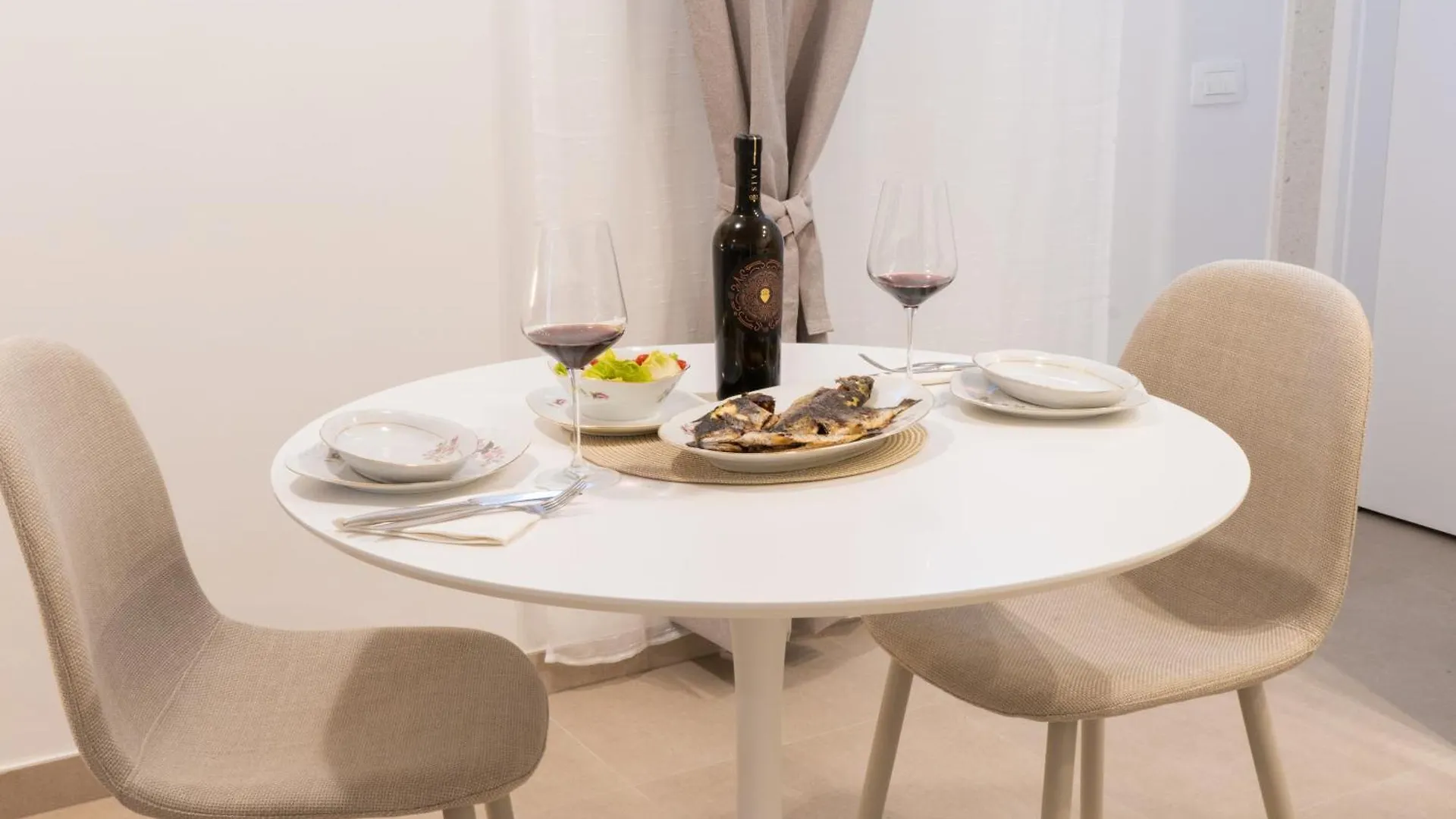 Pupi Studio Apartment Trogir